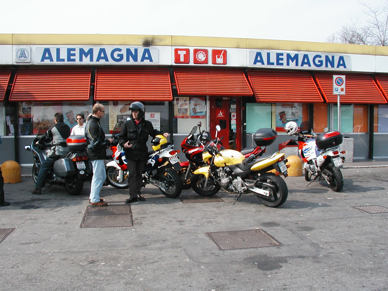 16.03.02 autogrill
